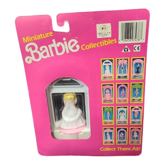 Vintage 1989 Mattel Miniature Barbie  "Happy Holidays Barbie 1988" - Picture 6 of 12